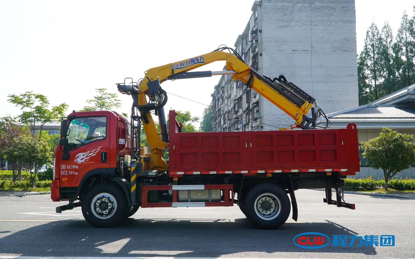 hjc888黄金城随车吊系列重汽王牌随车吊带抓斗